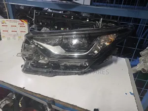 Auris 2015 Xenon Headlight