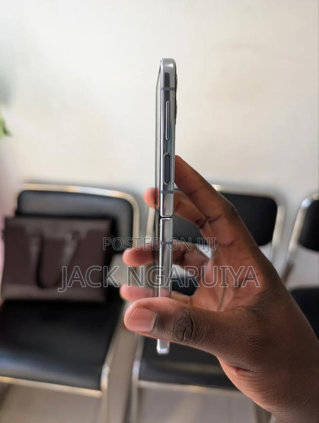Samsung Galaxy Z Flip4 256 GB Blue - thumbnail 2
