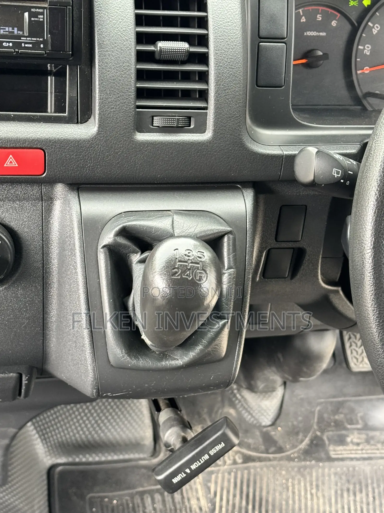 Toyota HiAce 2019 Silver