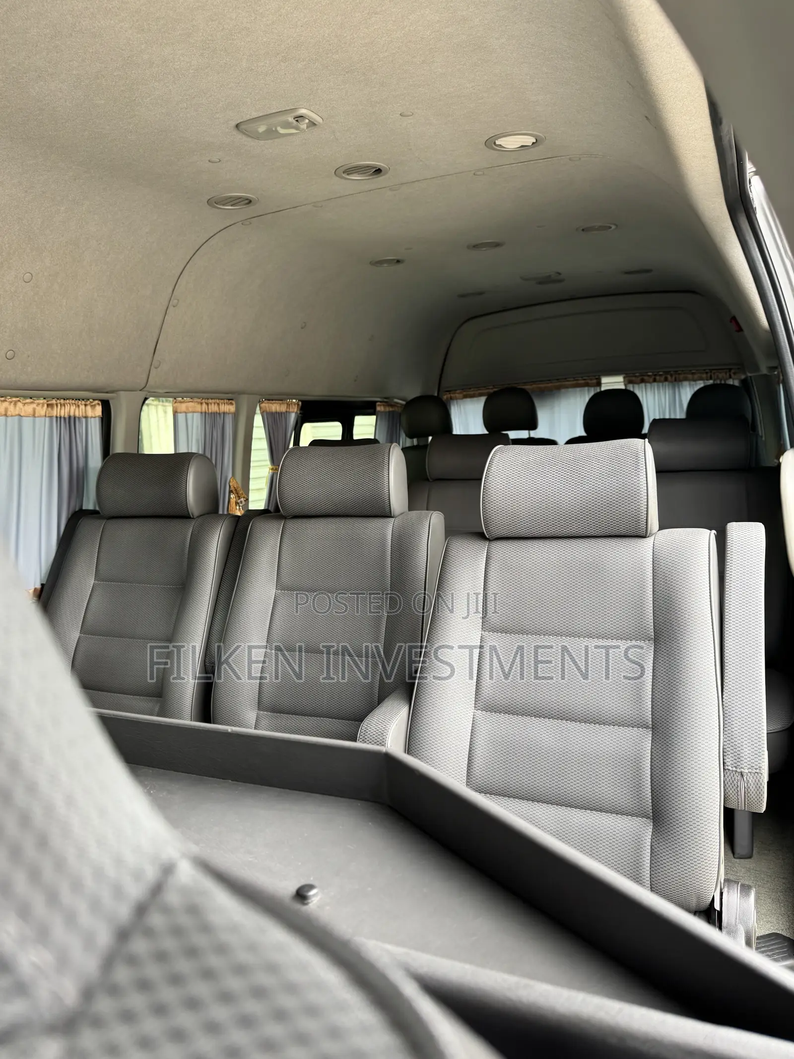 Toyota HiAce 2019 Silver
