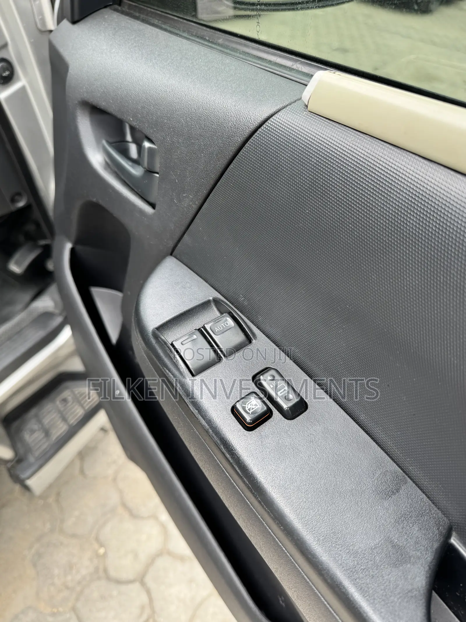 Toyota HiAce 2019 Silver