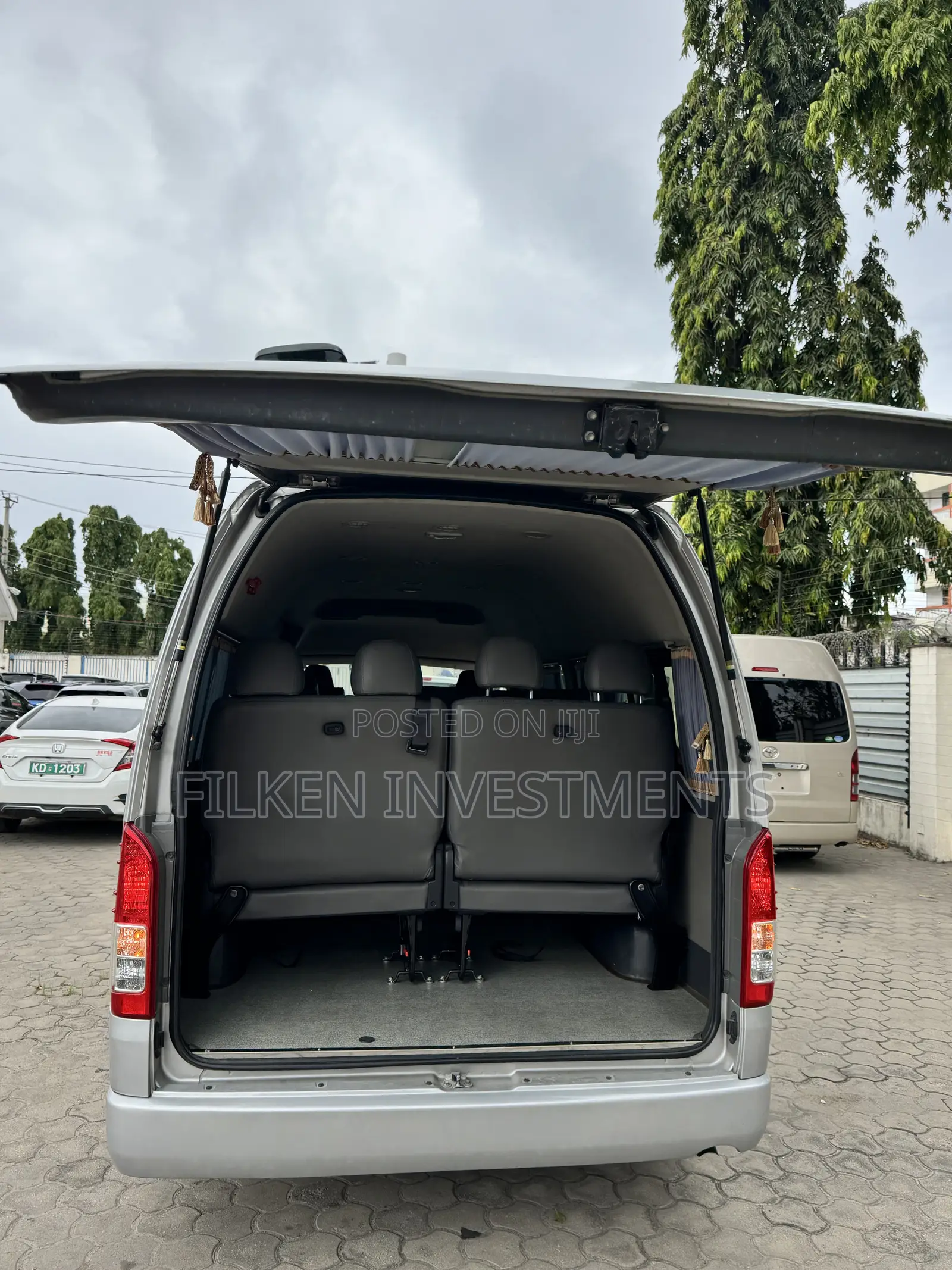 Toyota HiAce 2019 Silver