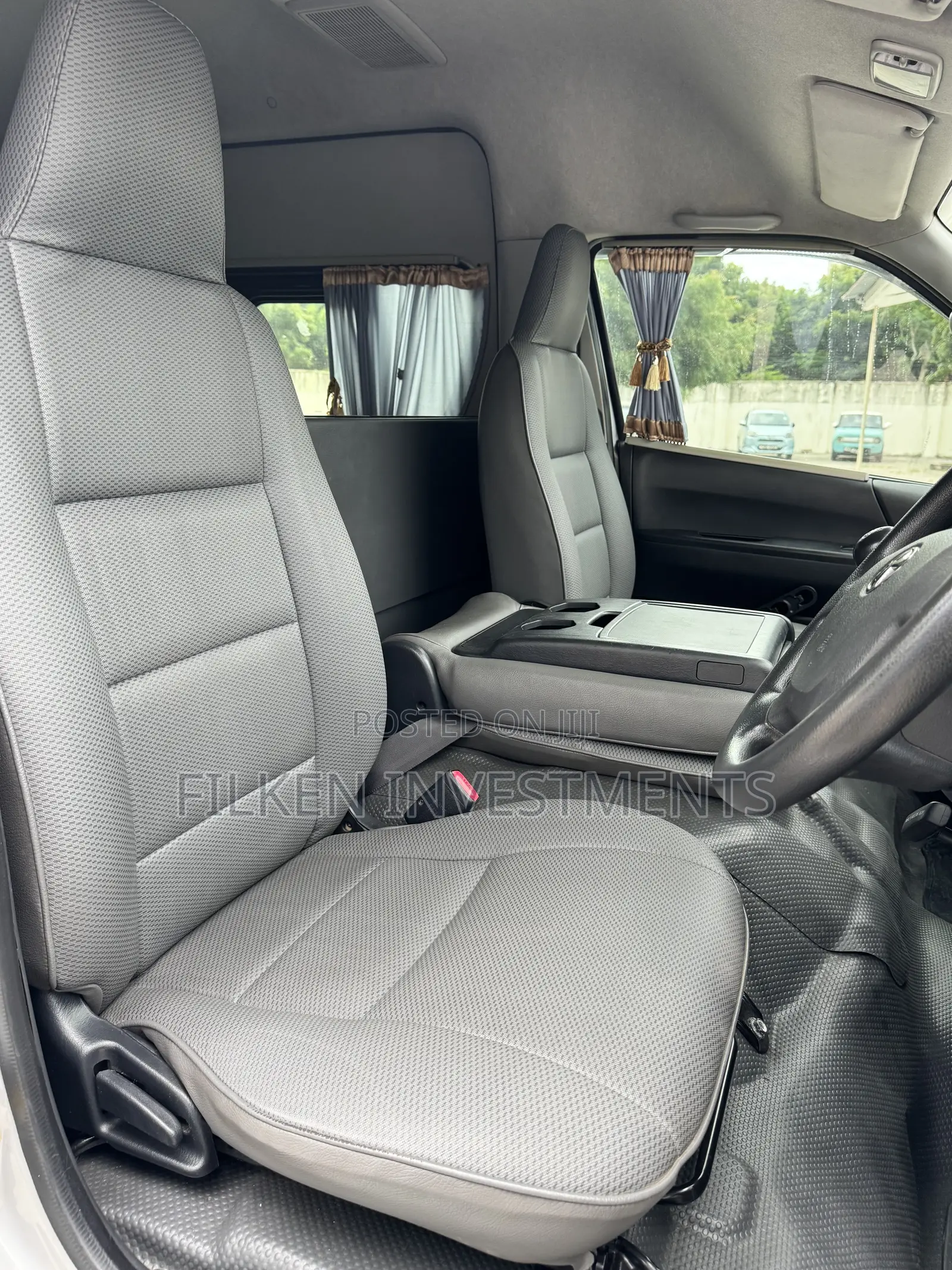 Toyota HiAce 2019 Silver