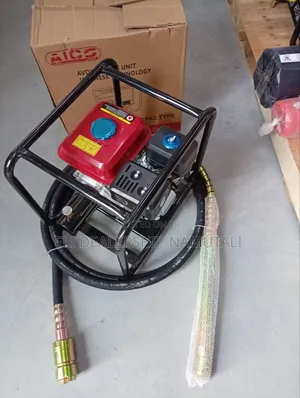 Aico 8hp Petrol Engine Concrete Poker – 45mm Vibrator Hose Included