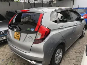 Honda Fit 2018 Silver
