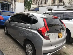 Honda Fit 2018 Silver