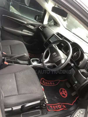 Honda Fit 2018 Silver