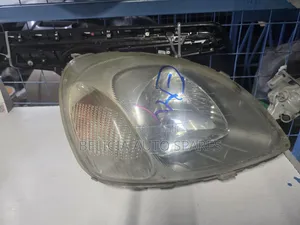 Vitz 2002 Non Xenon Taillight