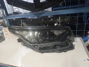 Auris 2015 No Xenon Headlight