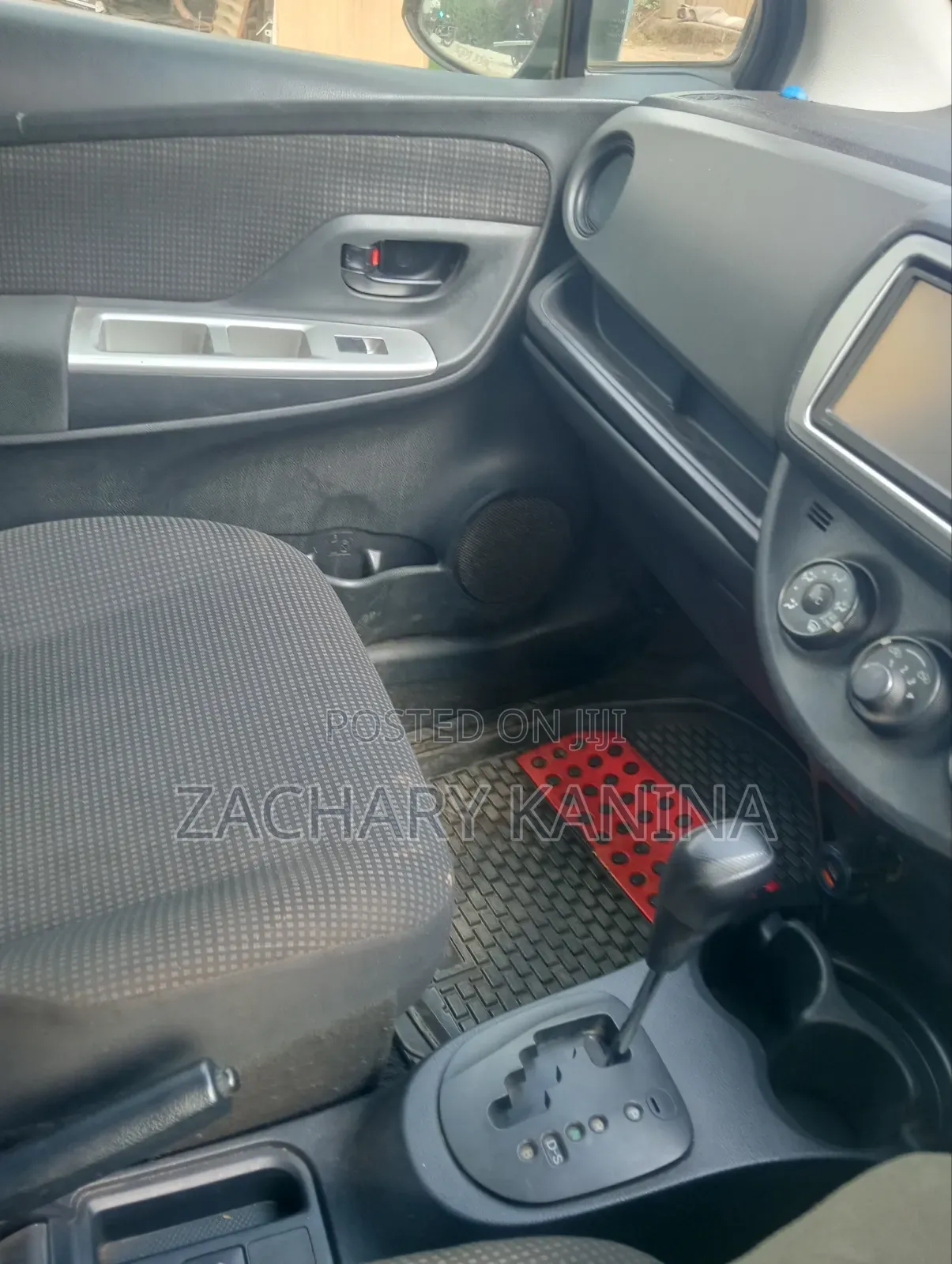 Toyota Vitz 2015 Blue
