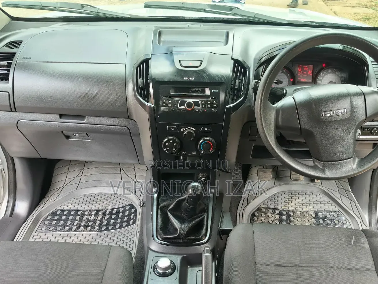 Isuzu D-MAX 2024 Silver