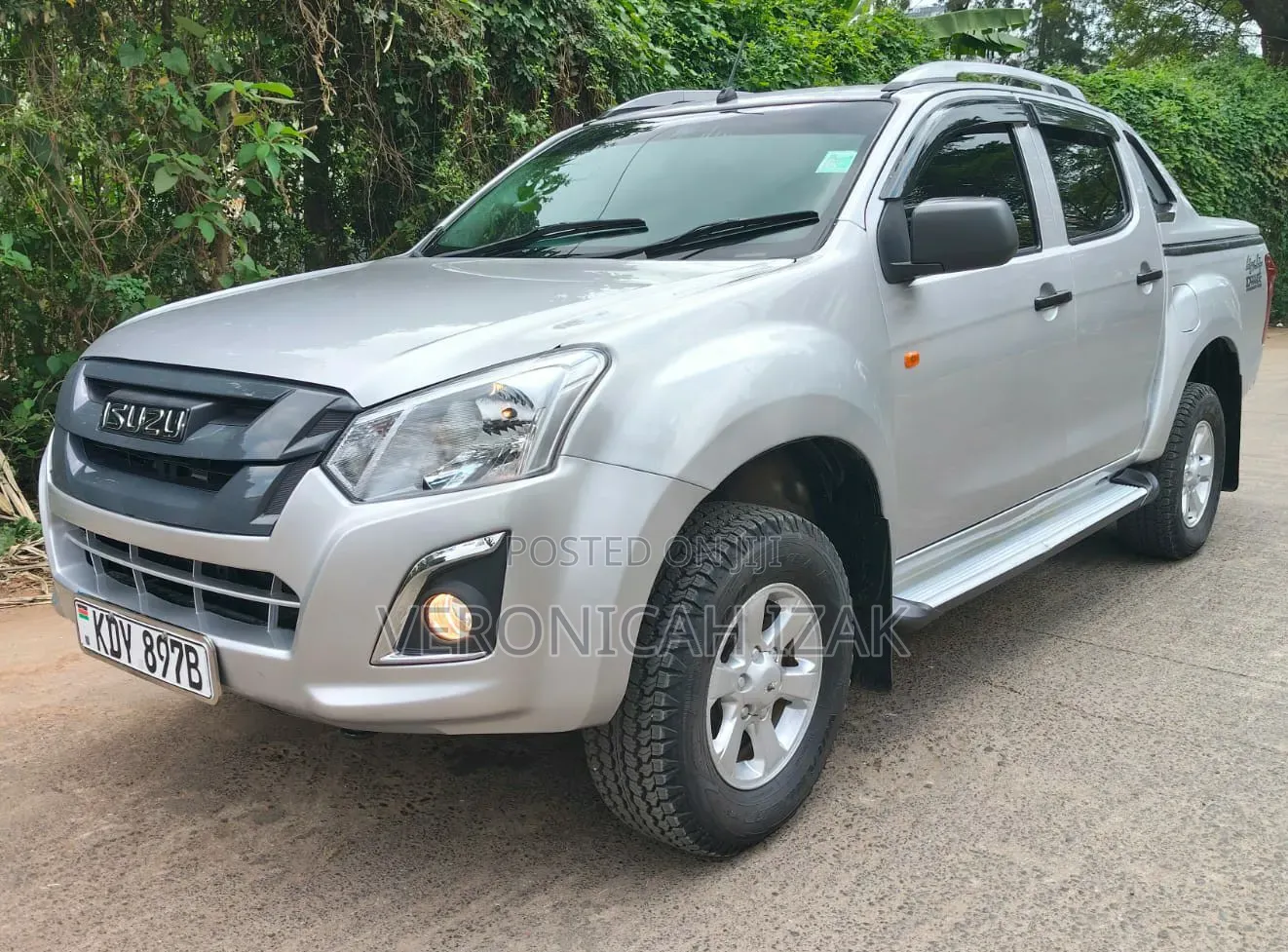 Isuzu D-MAX 2024 Silver