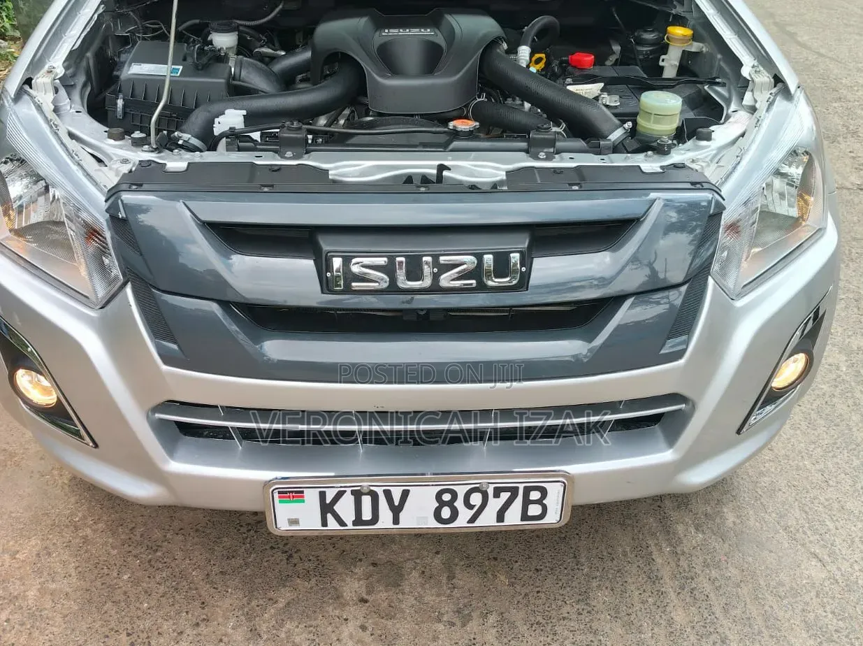 Isuzu D-MAX 2024 Silver