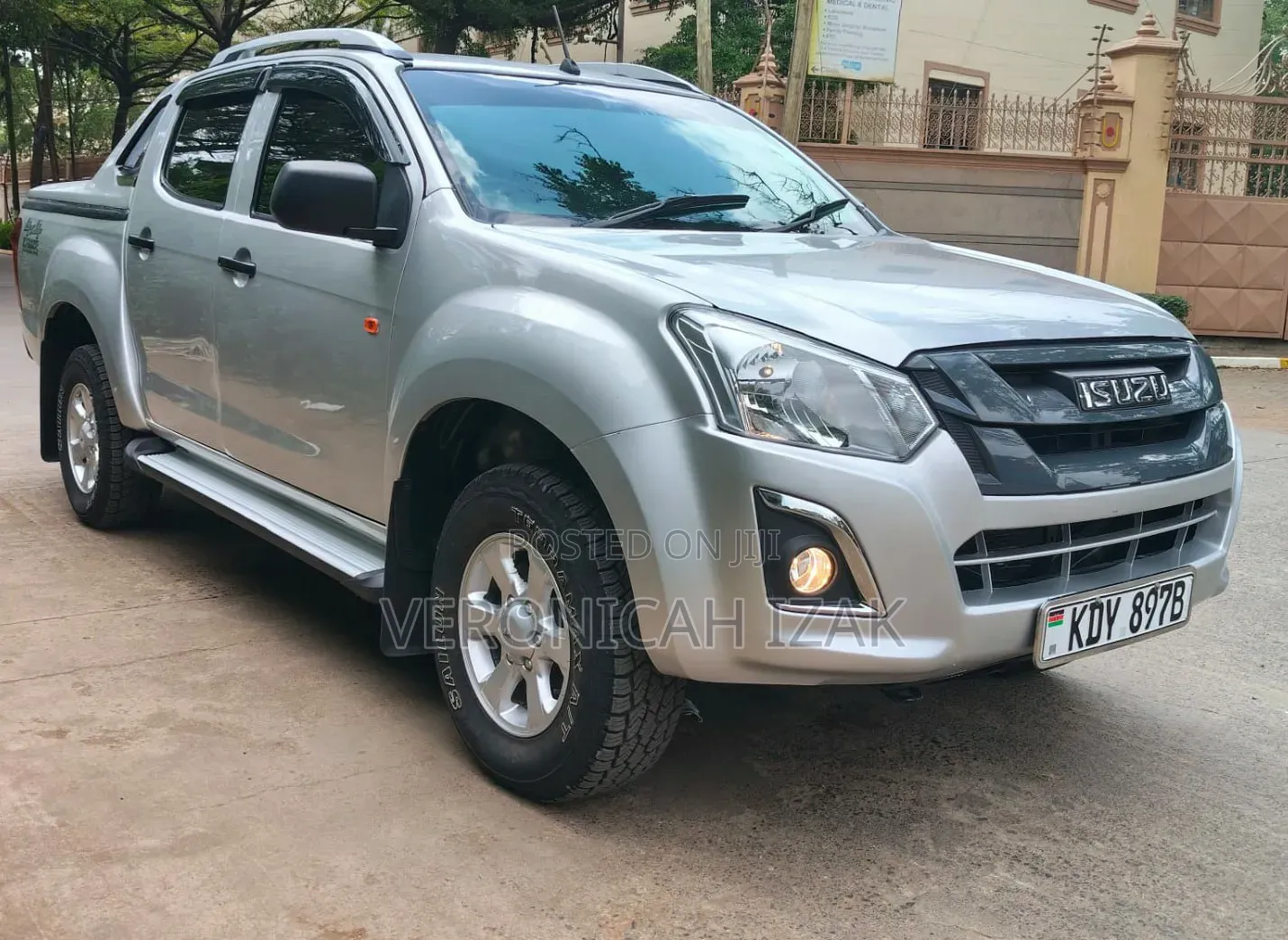 Isuzu D-MAX 2024 Silver