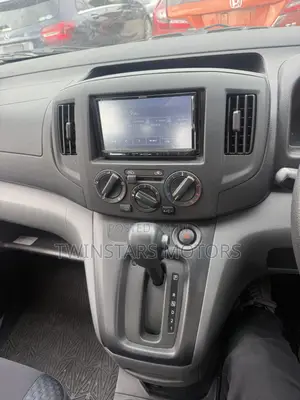 Nissan NV200 SV 2019 White