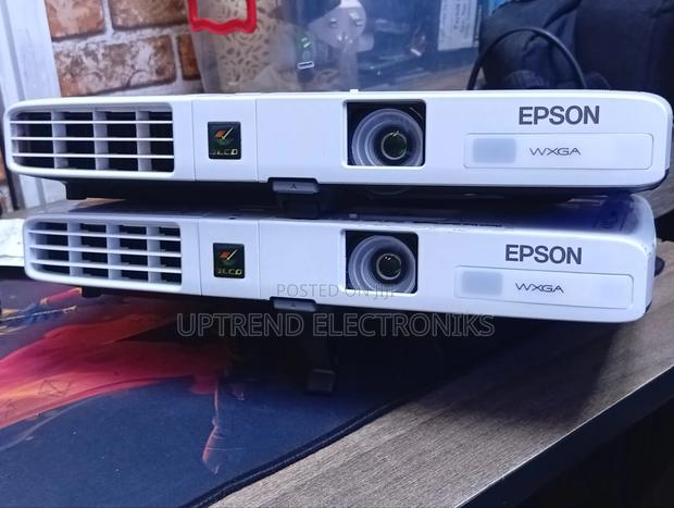 Epson Eb-1771w Projector – Ultra-Slim Design, 3000 Lumens Performance