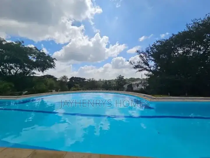 9bdrm House in Muthangari for sale