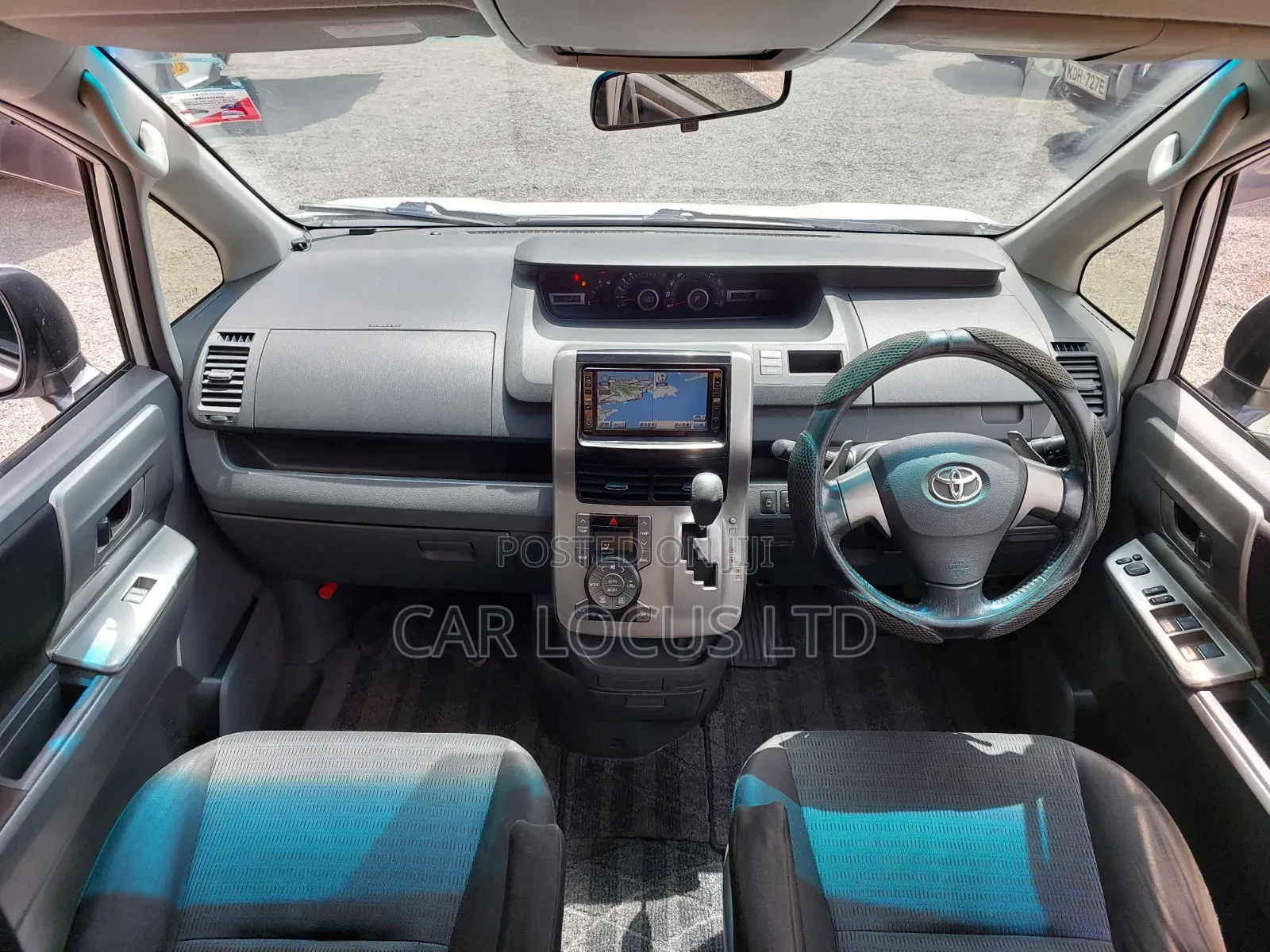 Toyota Voxy 2008 White