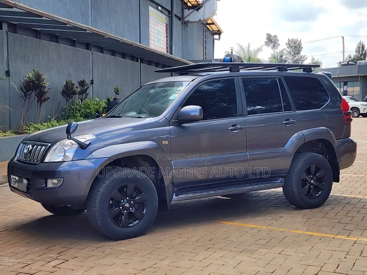 Toyota Land Cruiser 2005 Gray