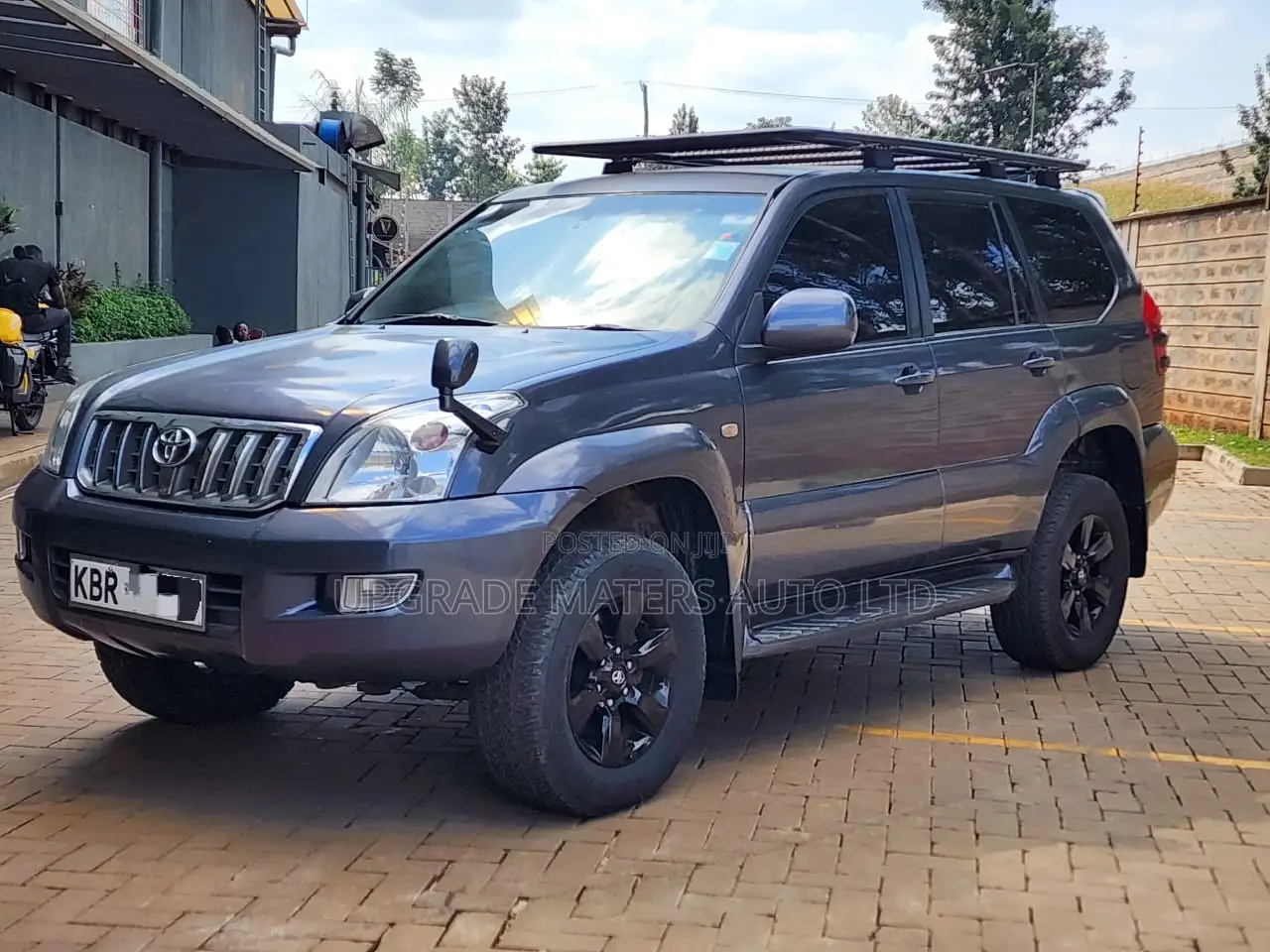 Toyota Land Cruiser 2005 Gray