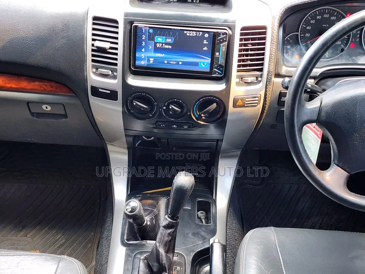 Toyota Land Cruiser 2005 Gray