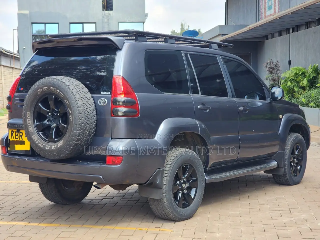 Toyota Land Cruiser 2005 Gray