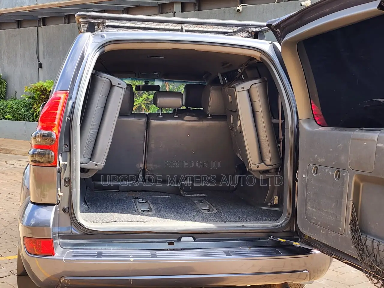 Toyota Land Cruiser 2005 Gray