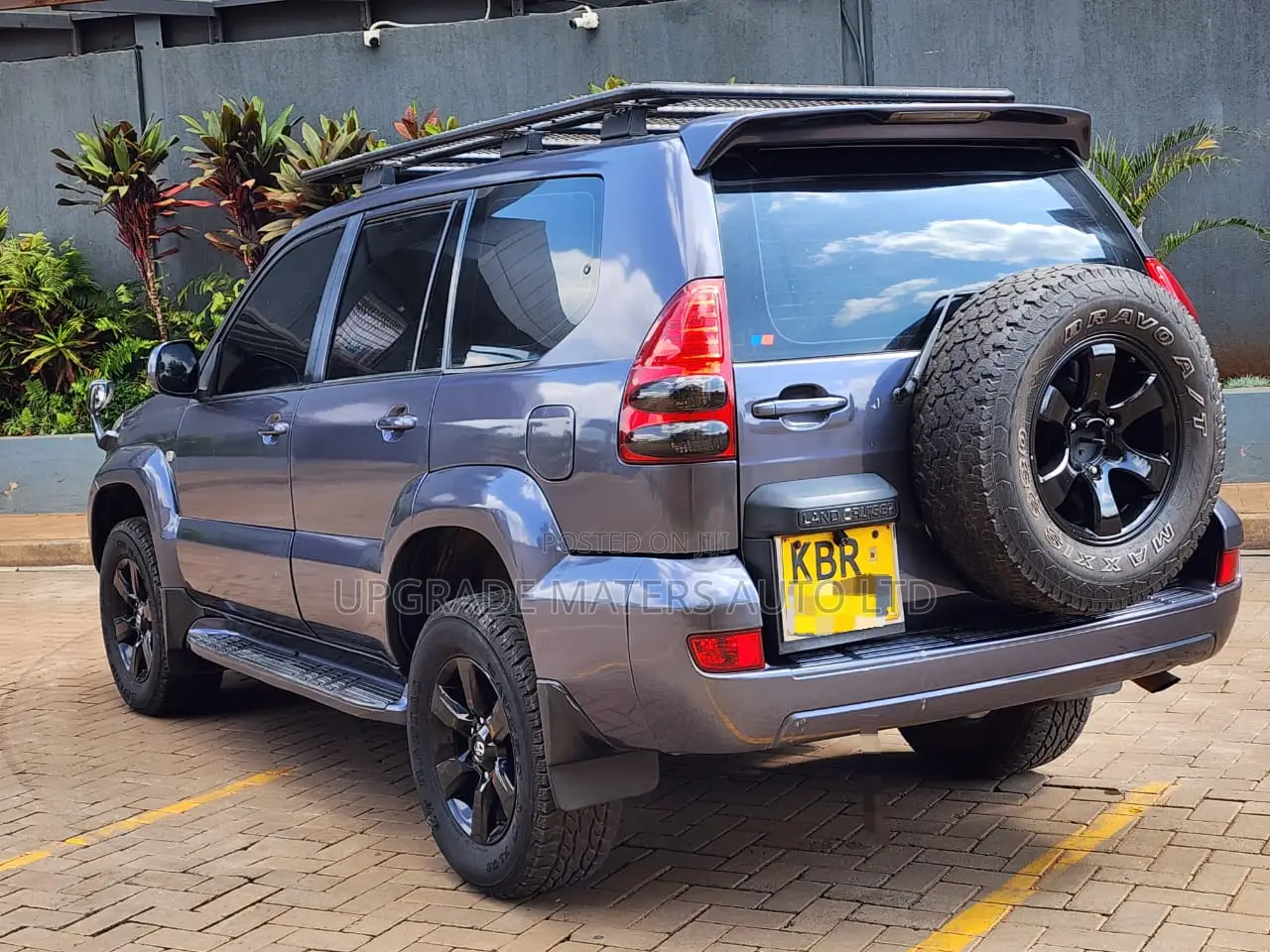 Toyota Land Cruiser 2005 Gray