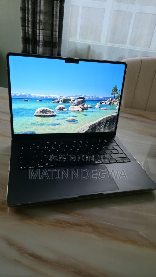 New Laptop Apple MacBook Pro 24GB Apple M5 Pro SSD 1T