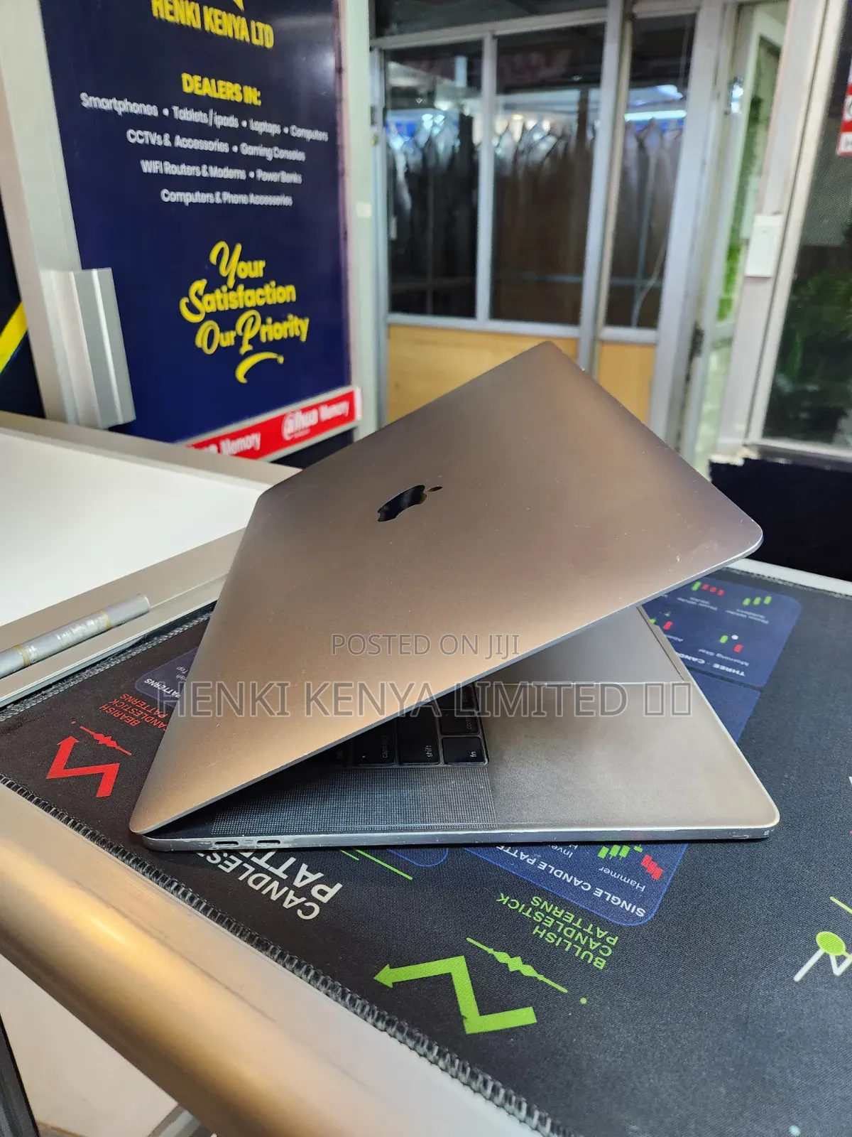 Laptop Apple MacBook Pro 2017 16GB Intel Core i7 SSD 512GB
