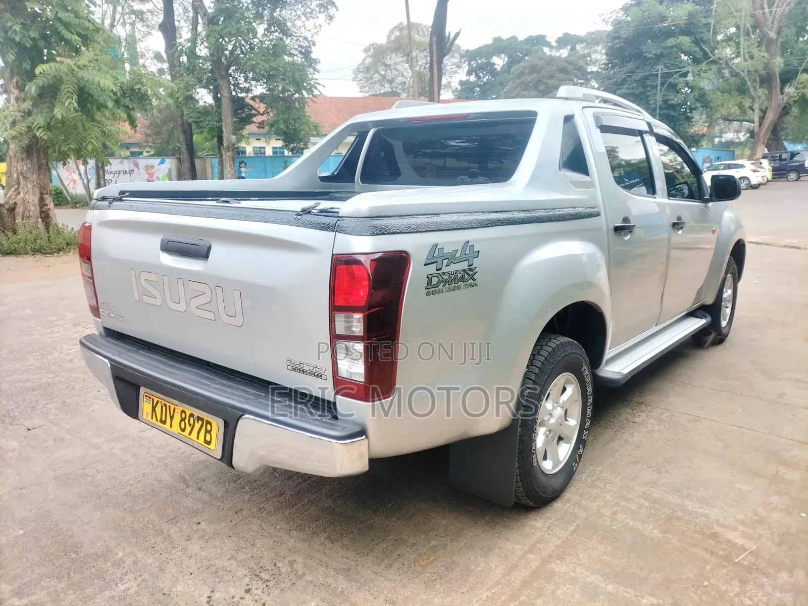 Isuzu D-MAX 2022 Silver