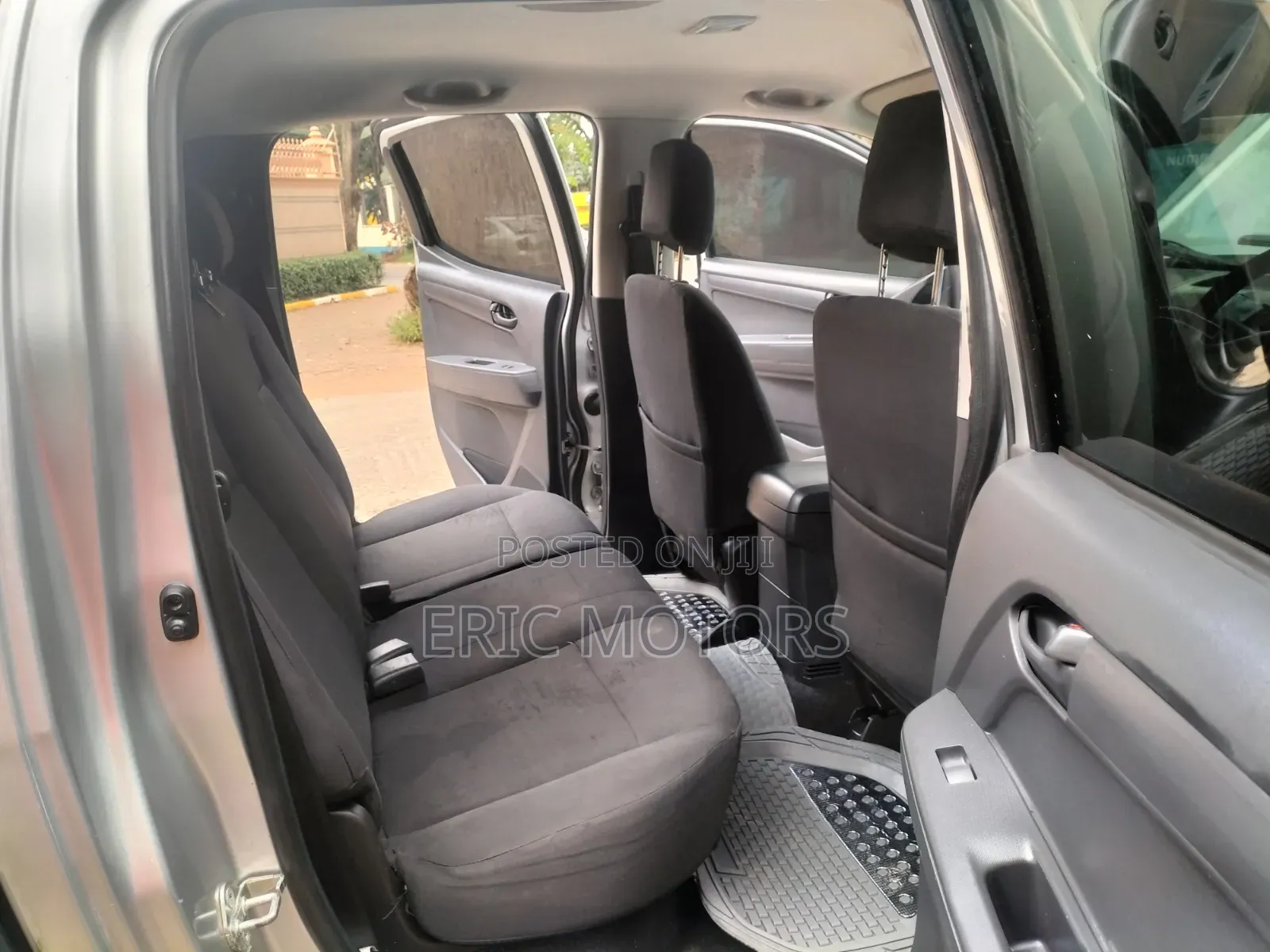 Isuzu D-MAX 2022 Silver
