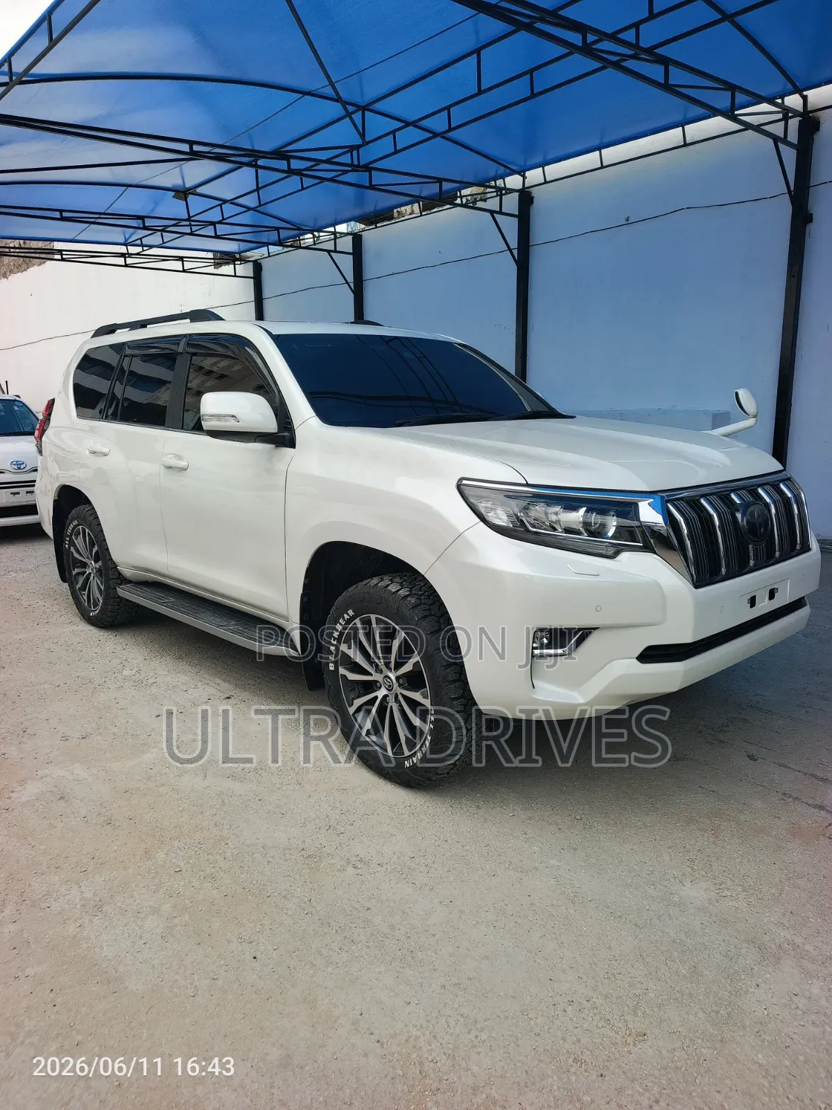 Toyota Land Cruiser Prado 2017 White
