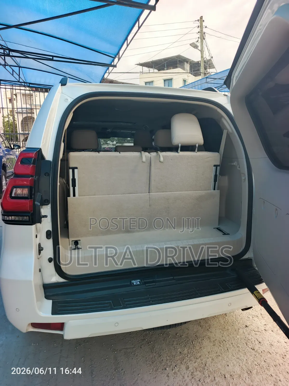 Toyota Land Cruiser Prado 2017 White