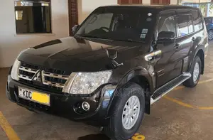 Mitsubishi Pajero 2013 Black