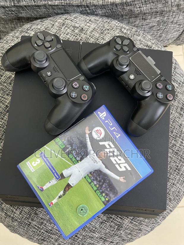 Play Station 4 Slim, 2 Controllers and Fc 25 Game - thumbnail 4