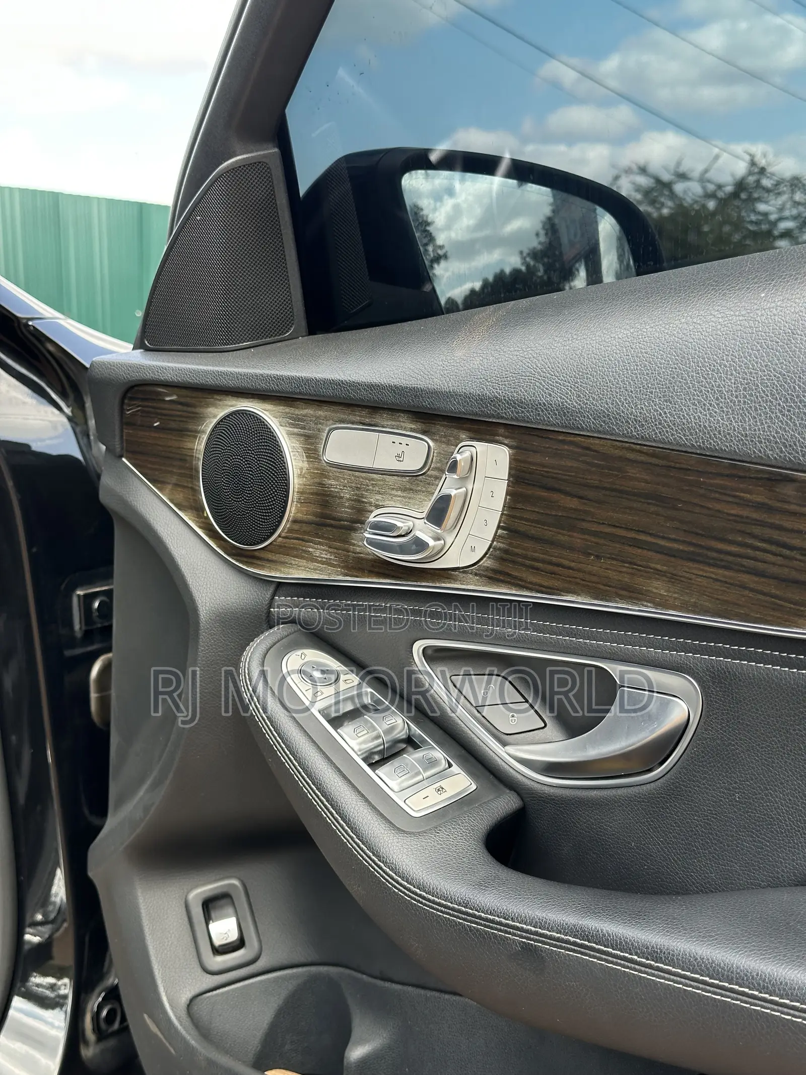 Mercedes-Benz C200 2015 Black