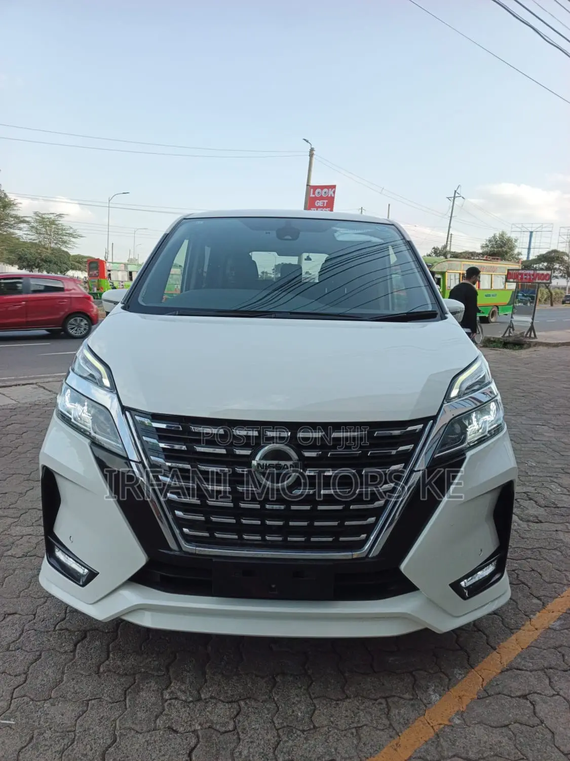 Nissan Serena 2019 White