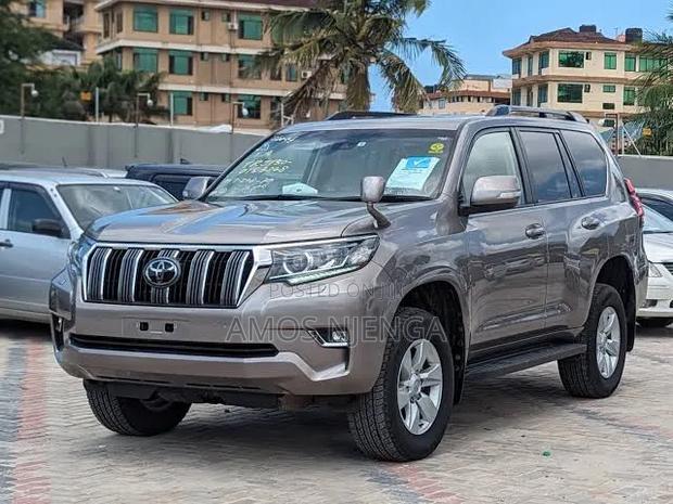 Toyota Landcruiser Prado Front Windscreen - thumbnail 2