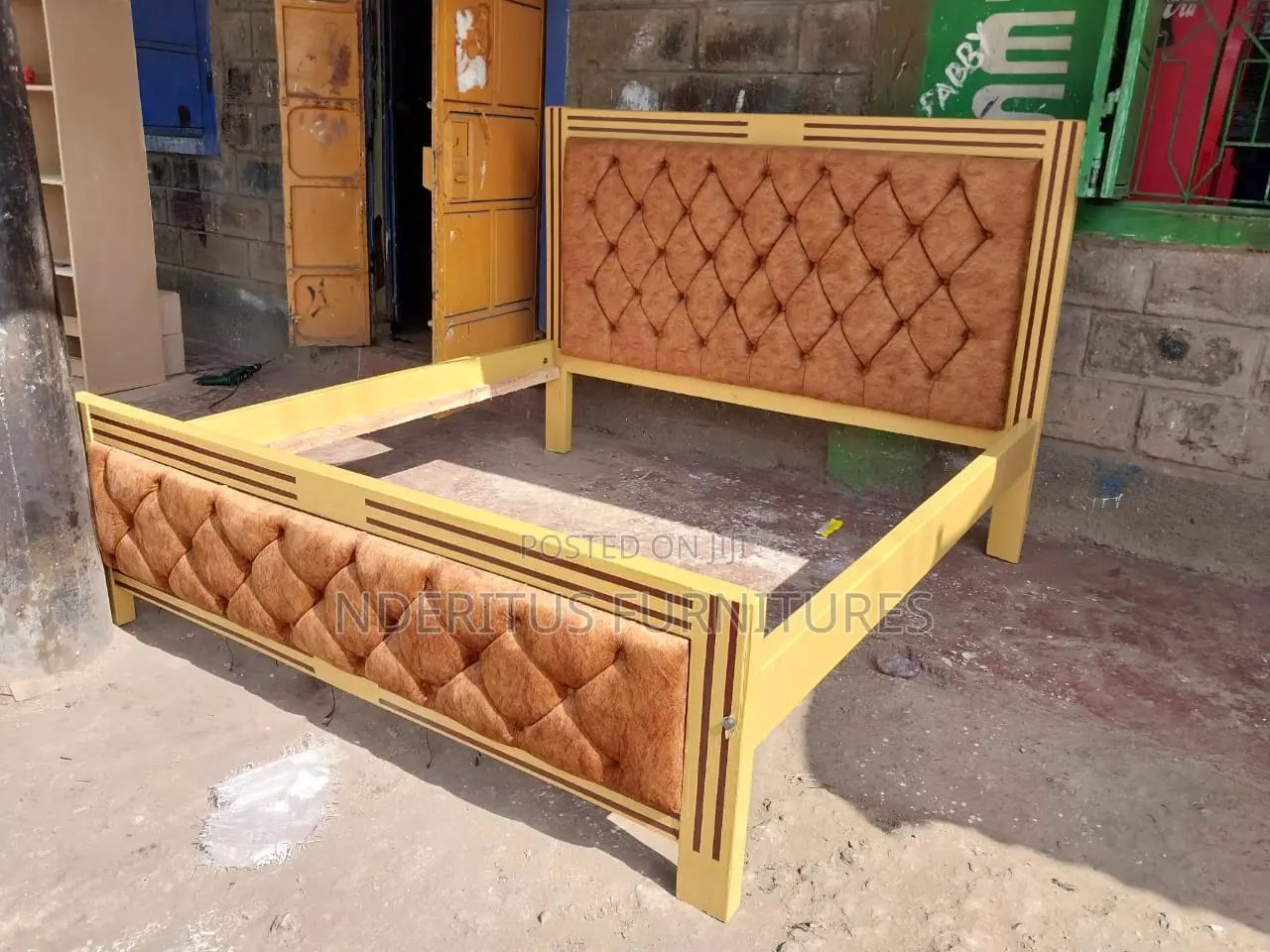 Orange Moquette Bed