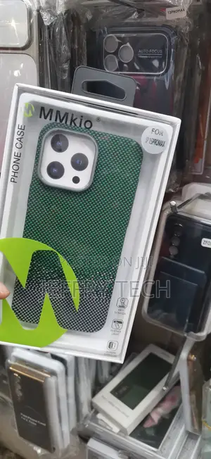 iPhone 15 Pro Max,Distinctive Dot-Matrix Gradient Case