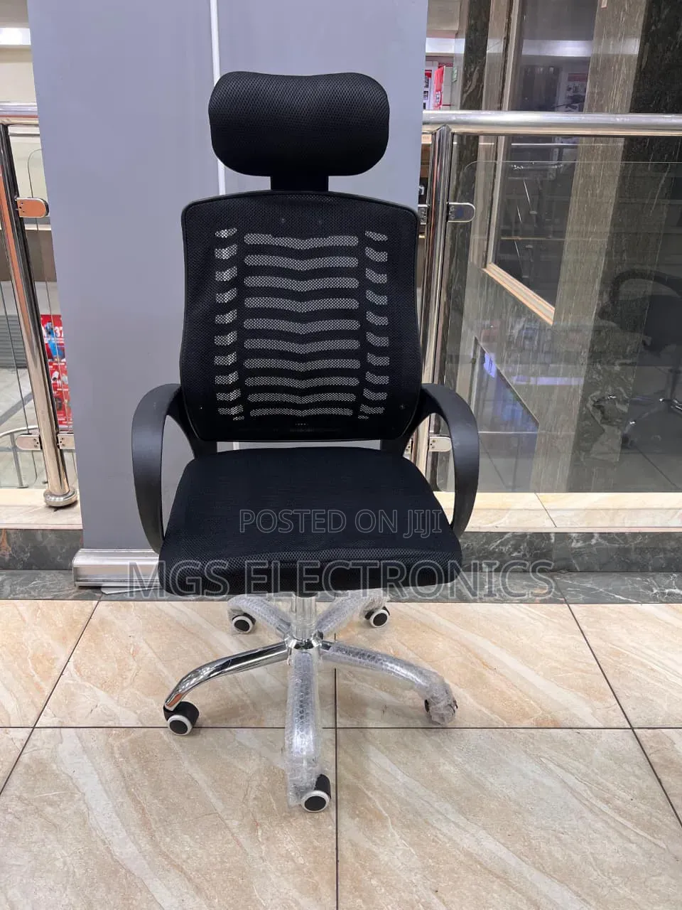 Comfortable Office Chair With Headrest