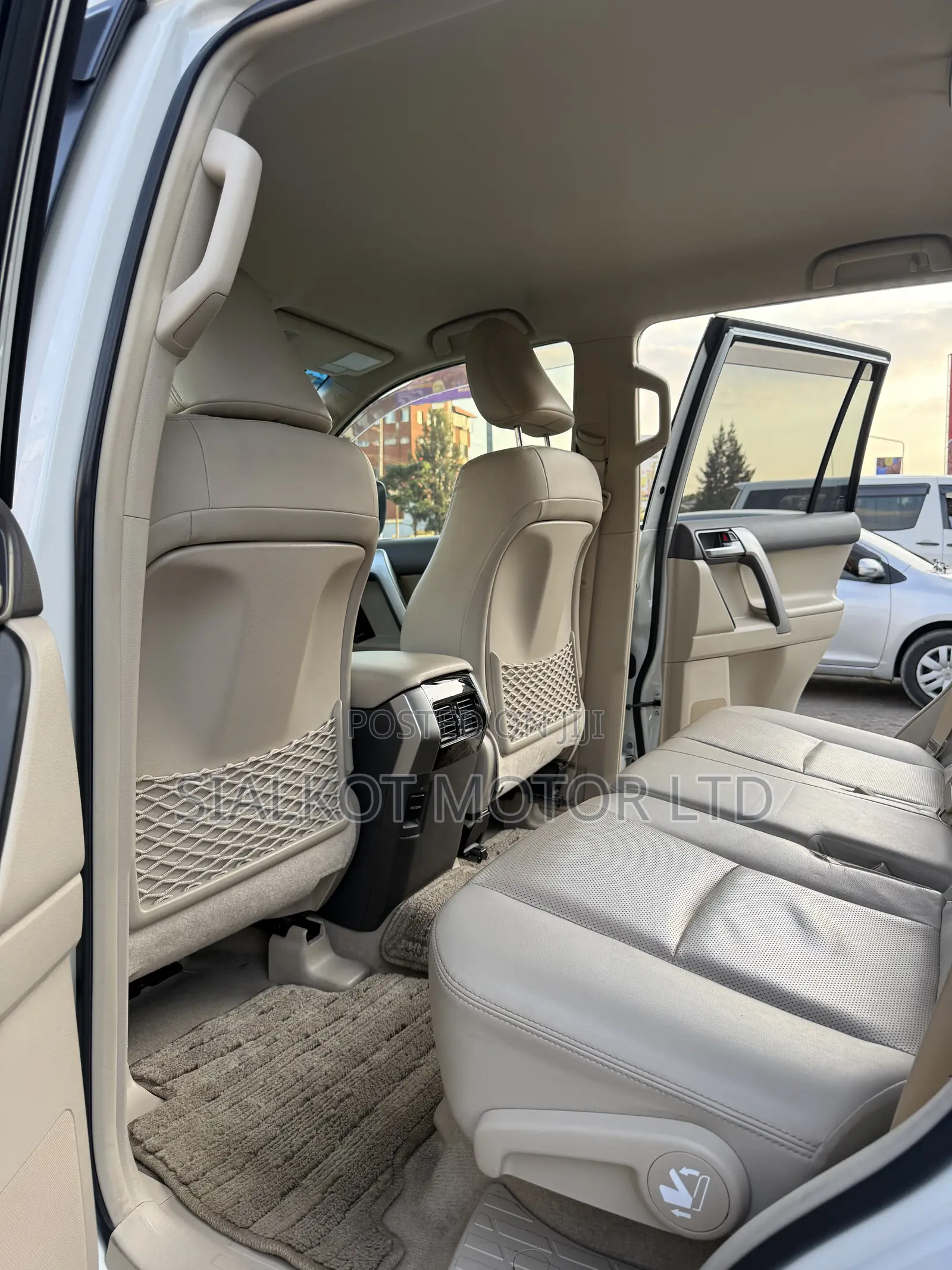 Toyota Land Cruiser Prado 2.7 2019 White
