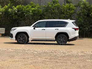 Lexus LX 2022 White