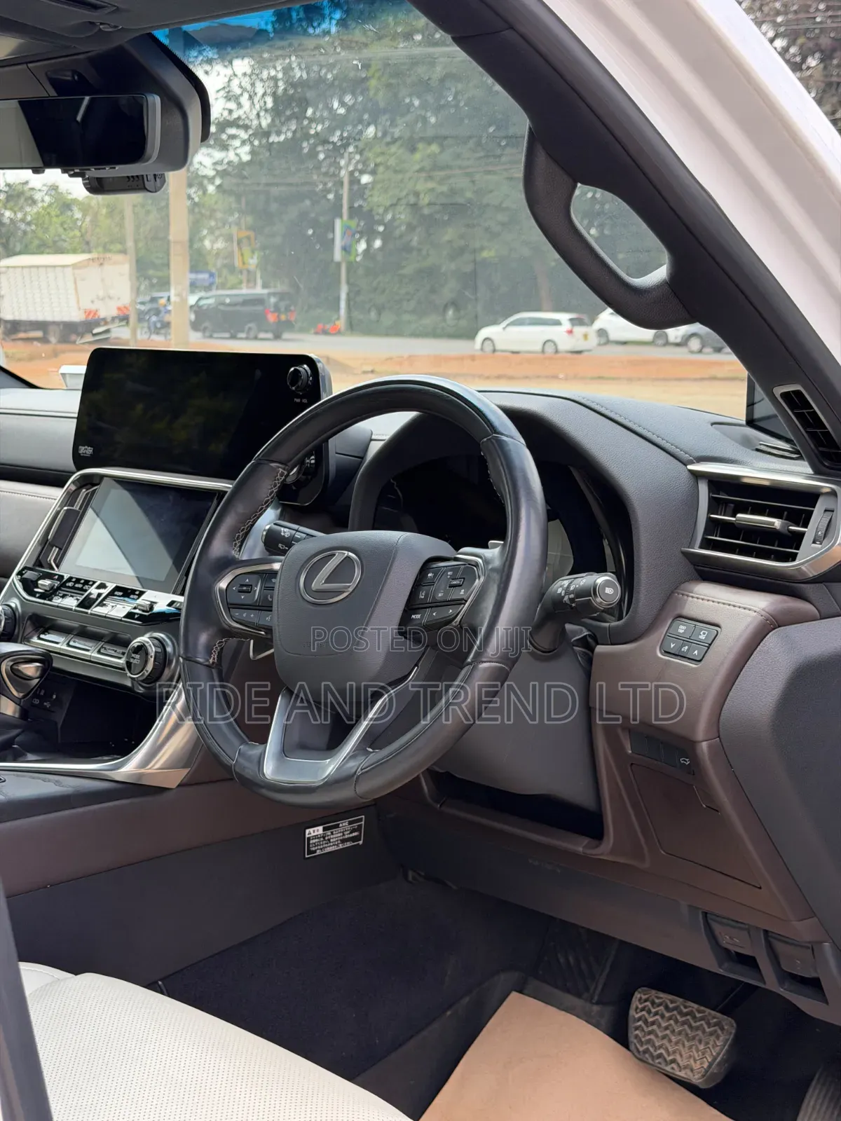 Lexus LX 2022 White