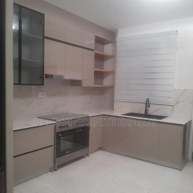 Built-in Sliding Wardrobes – Vanmic Granite Experts