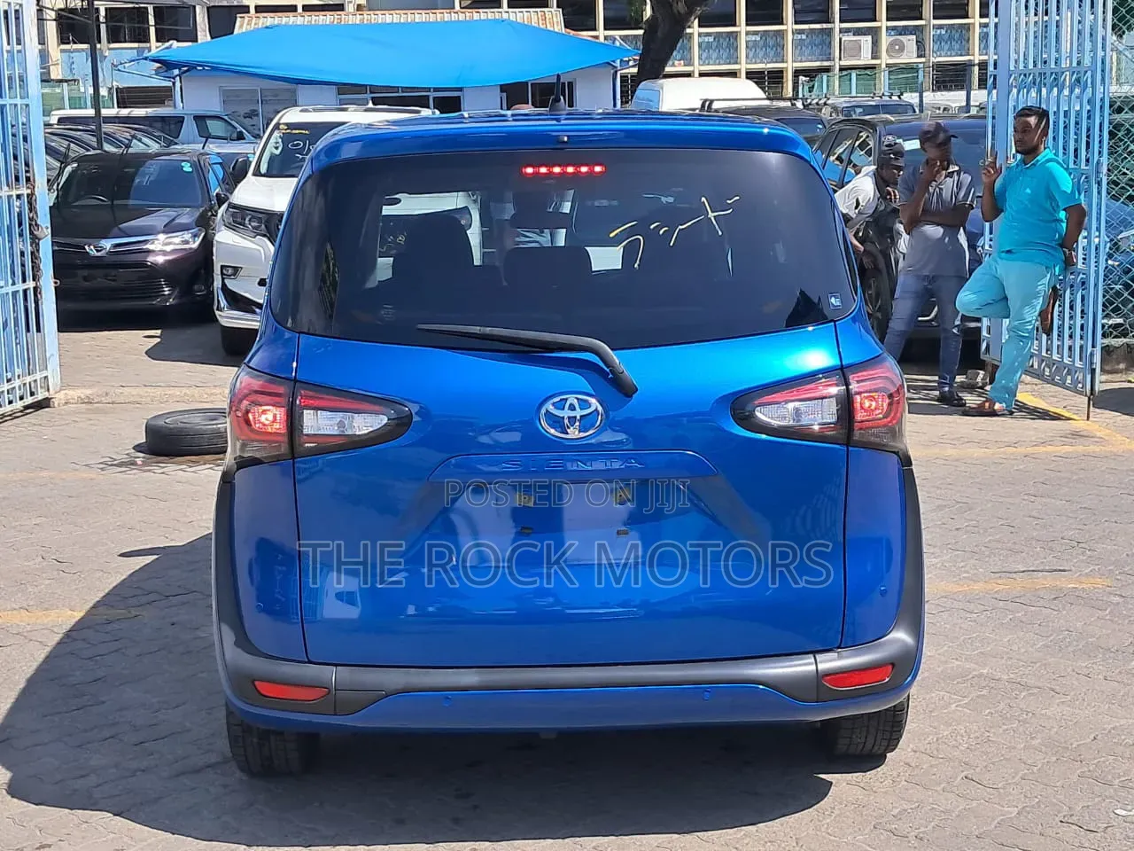 Toyota Sienta 2019 Blue