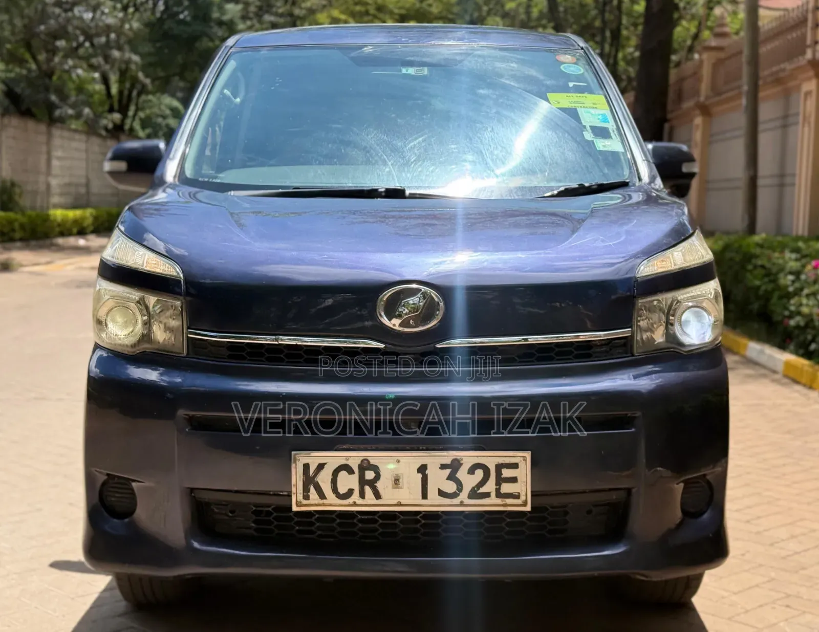 Toyota Voxy 2011 Blue