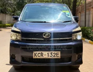 Toyota Voxy 2011 Blue