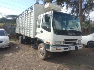 Isuzu FSR 2014 White 8.2l Diesel